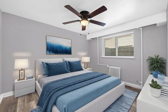 Building Photo - Olympic Square - Gorgeous Renovated Apartm...