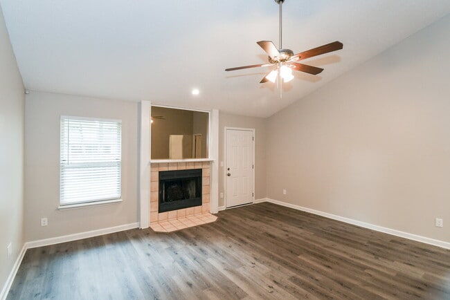 Foto del edificio - 2030 Avila Way