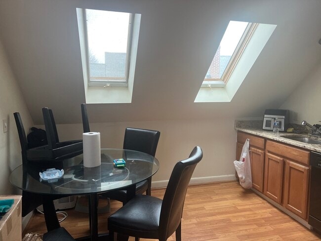 Foto del edificio - 542 Eastern Ave