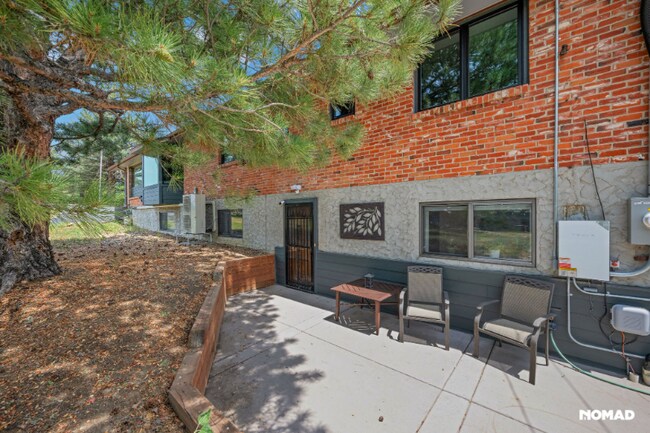 Foto del edificio - 7980 Fairview Rd