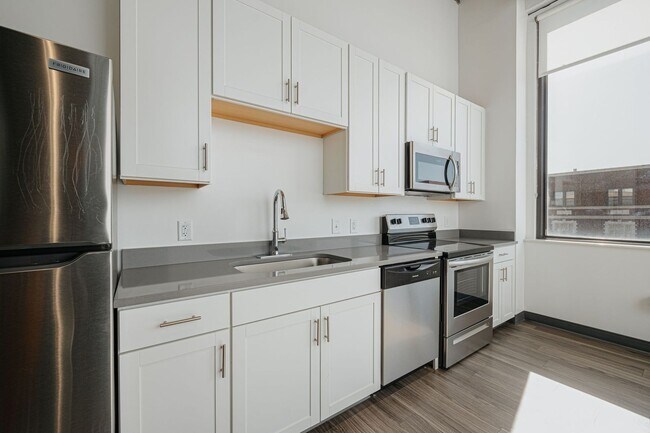 Interior Photo - Vera on Broad