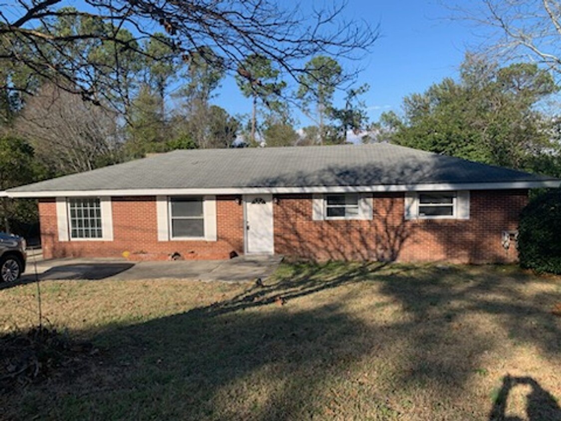 Foto principal - Brick ranch 3/4 BR