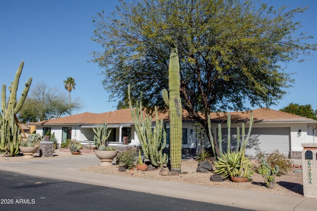 Foto del edificio - 6302 E Winchcomb Dr