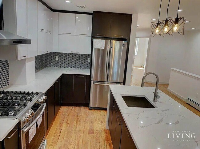 Foto del edificio - BUSHWICK~NEWLY RENOVATED~DUPLEX~PRIME LOCA...
