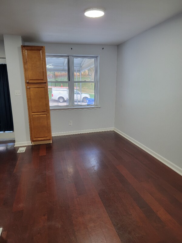 Building Photo - 825 Umbra St