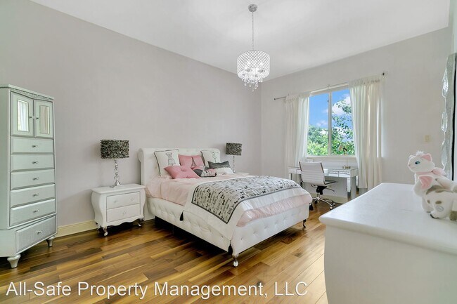 Foto del edificio - 5 br, 6 bath House - 3 Highgate