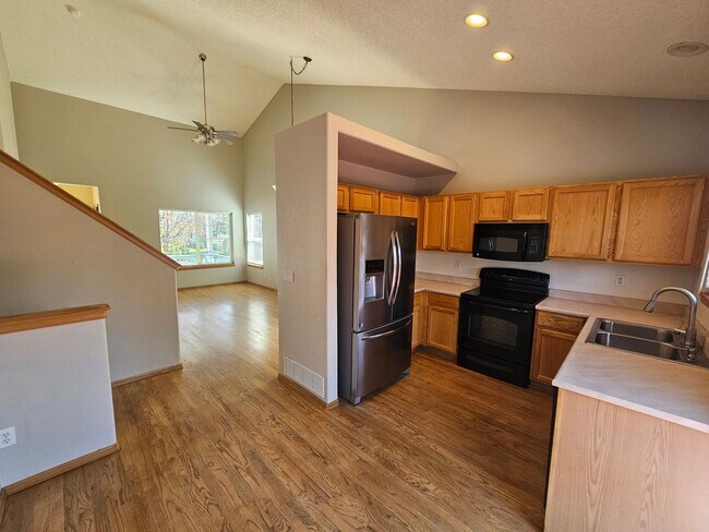 Foto del edificio - 3 Bed 2 bath house Off Stetson Hills in 80922!