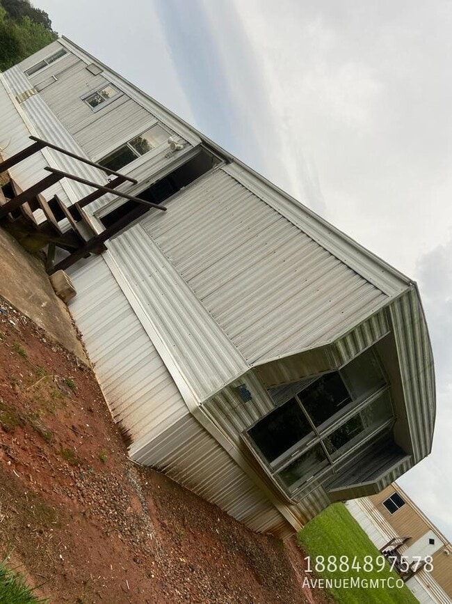 Building Photo - 3010 21st St Ln NE