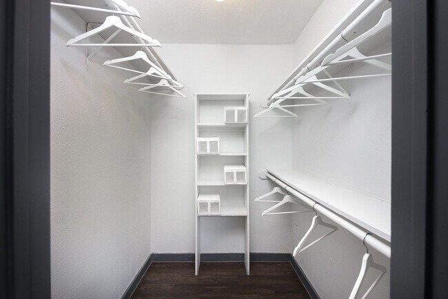 Foto del edificio - 7013 E William Cannon Dr