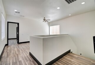 Building Photo - 2904 Dowitcher Ave