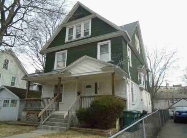 14 Kenwood Ave