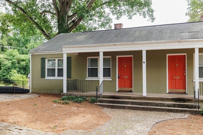 Building Photo - 135 Gran Ellen Dr