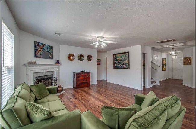 Building Photo - 2699 Sutherland Dr