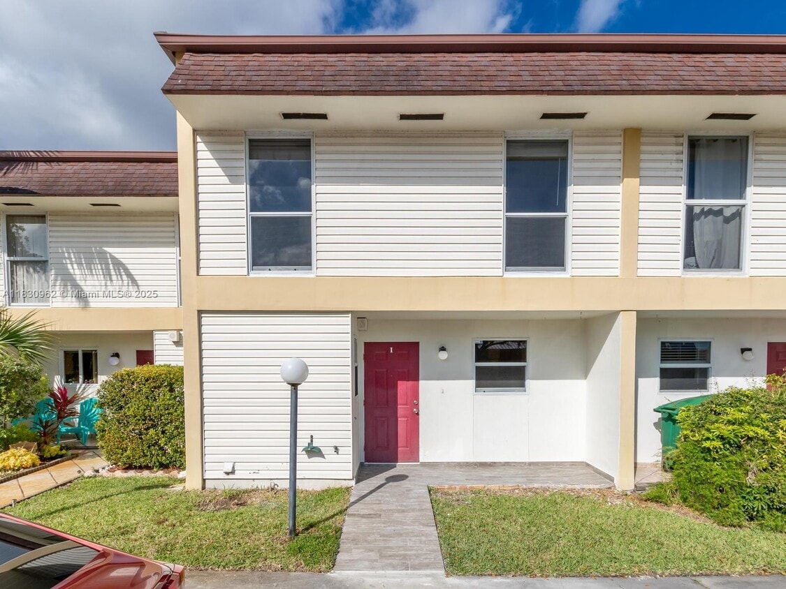 Foto principal - 3321 Raleigh St
