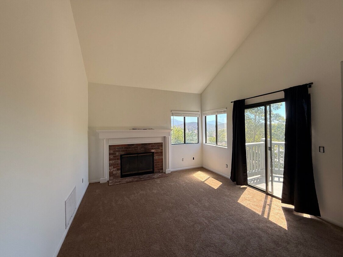 Foto principal - Charming 3BR/2BA Spring Valley Residence w...