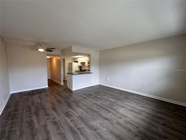Building Photo - 112 7th St S