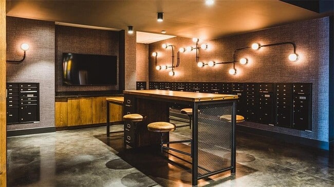 Building Photo - 780 Memorial Dr SE