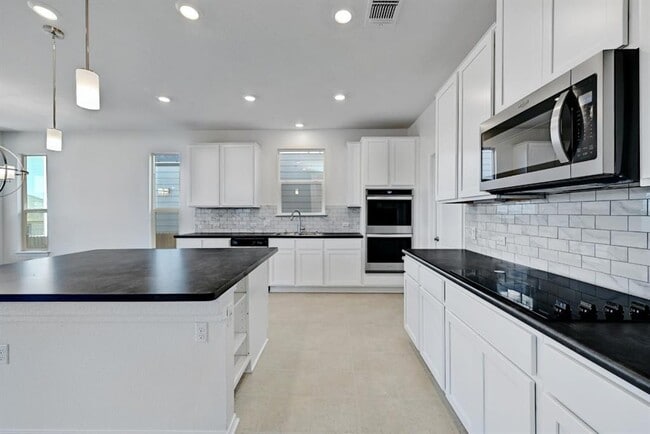 Building Photo - 4809 Pell Rd