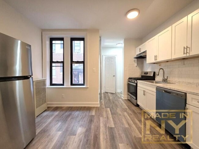 Building Photo - 1 bedroom in ASTORIA NY 11106