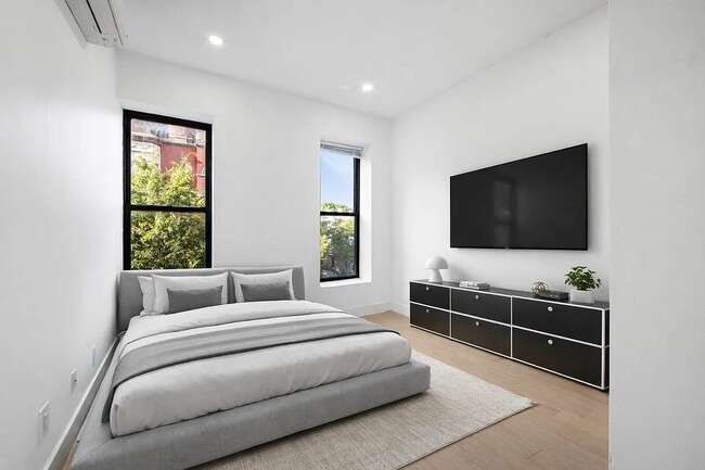 Building Photo - 411 11th St