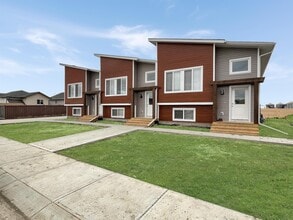 Building Photo - 9549-95114 114 Ave