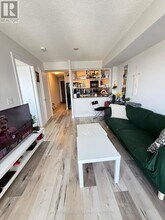 Building Photo - 125 Village Green Square