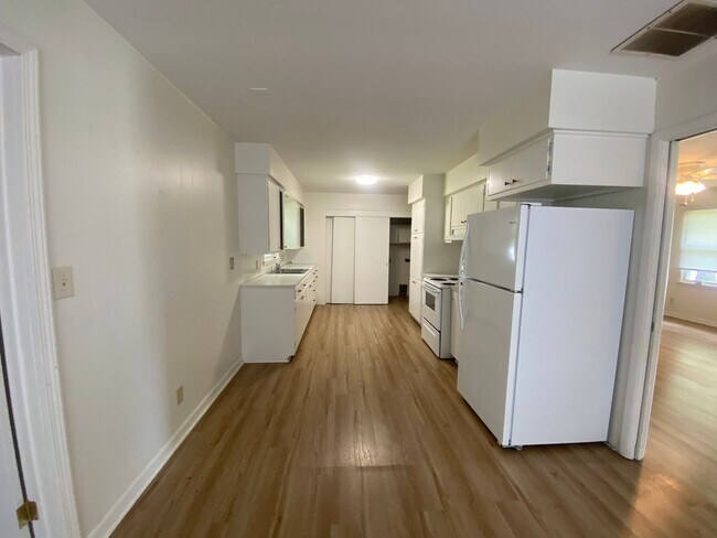 Foto del edificio - 2144 E Monroe St