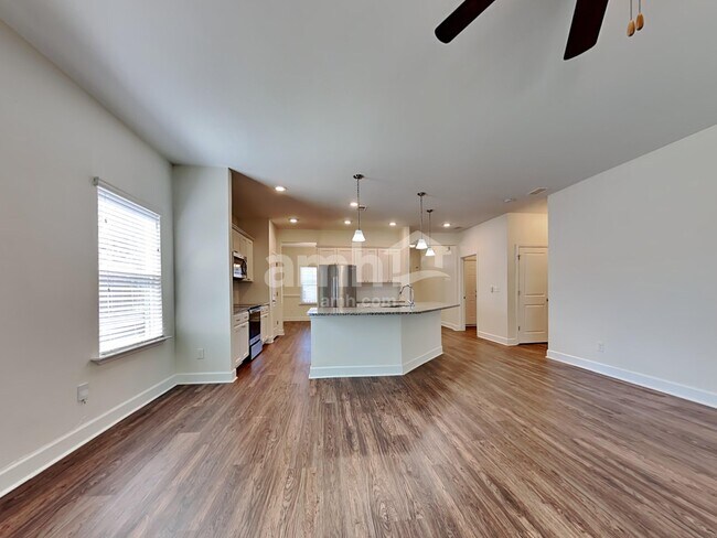 Foto del edificio - 201 Houston Dr