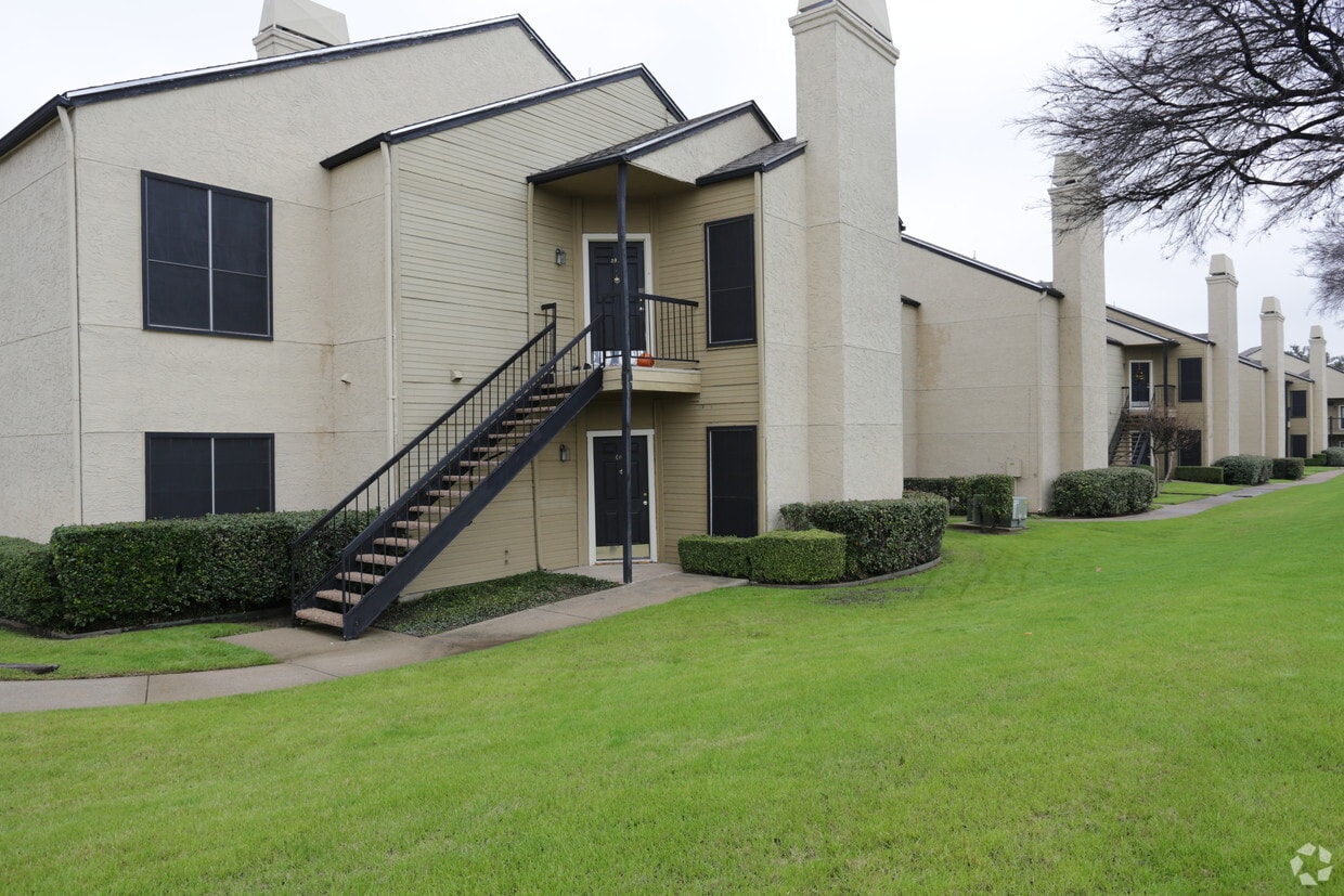 Primary Photo - Waterford at the Park Apartments