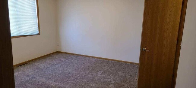 Foto del edificio - 4262 Estate Dr S