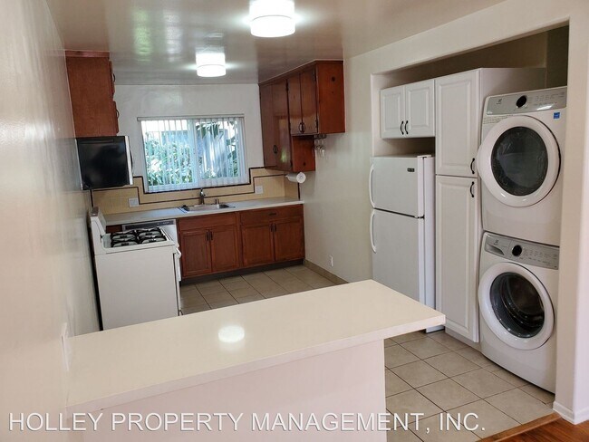 Building Photo - 2338 Penmar Ave
