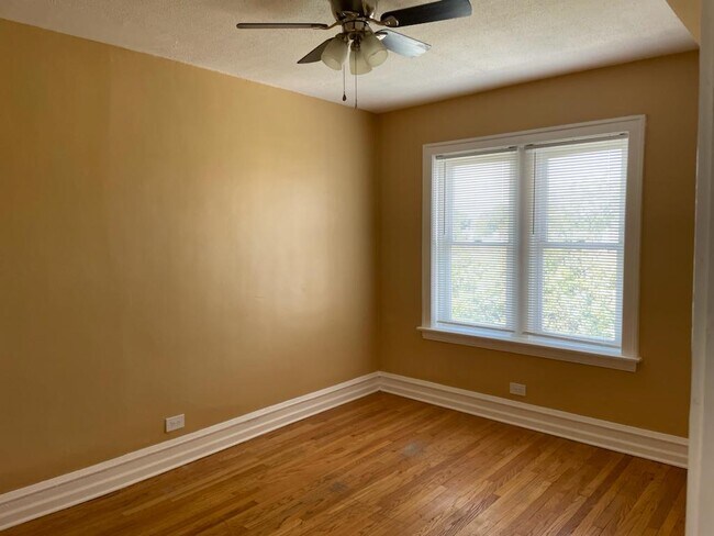 Room 2 - 2615 W 61st St