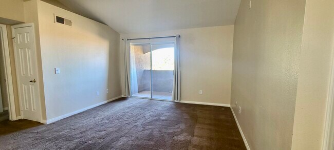 Building Photo - 231 W Horizon Ridge Pkwy