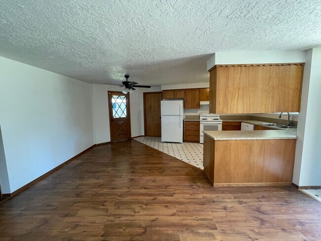 Foto del edificio - 3 Bedroom 2 Bath Single Family House