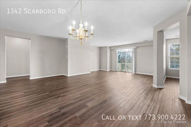 Foto del edificio - Lions Gate 3 bed +den 2 bath townhome unit...