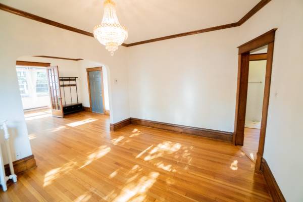 Building Photo - 1044 St Clair Ave