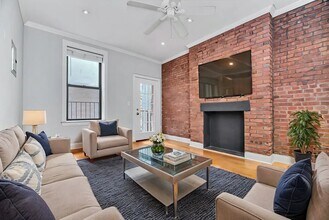 Building Photo - 564 Hudson St