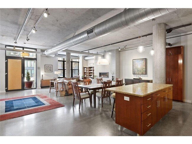 Building Photo - 200 Park Ave