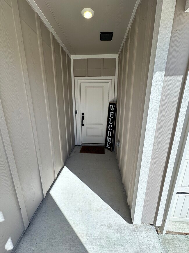 Building Photo - 11232 Westpond Dr