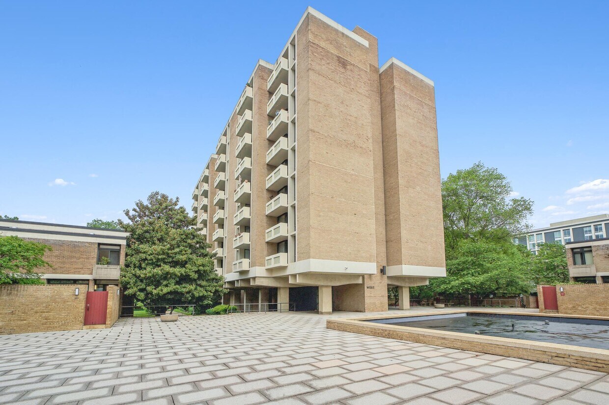 Primary Photo - 490 M St NW