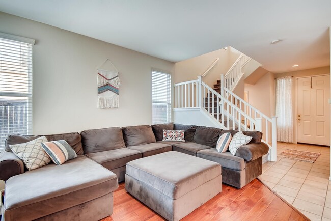 Foto del edificio - Lovely 3 Bedroom Home in Eastlake Vistas w...