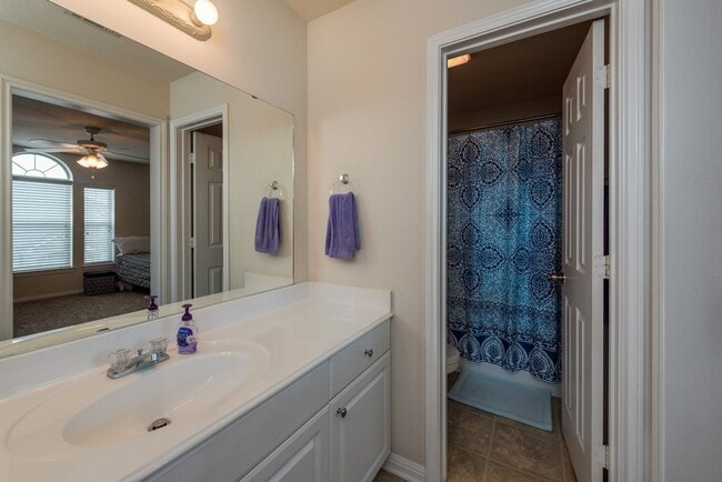 Building Photo - Beautiful 3 Bed, 3.5 Bath Minutes from Cam...