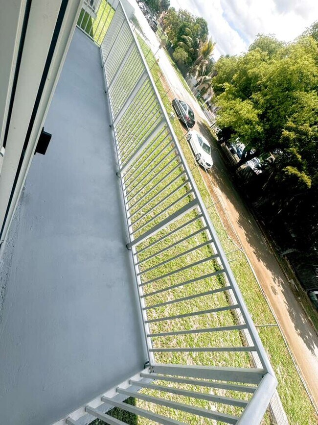 Foto del edificio - 17050 NW 55 Ave