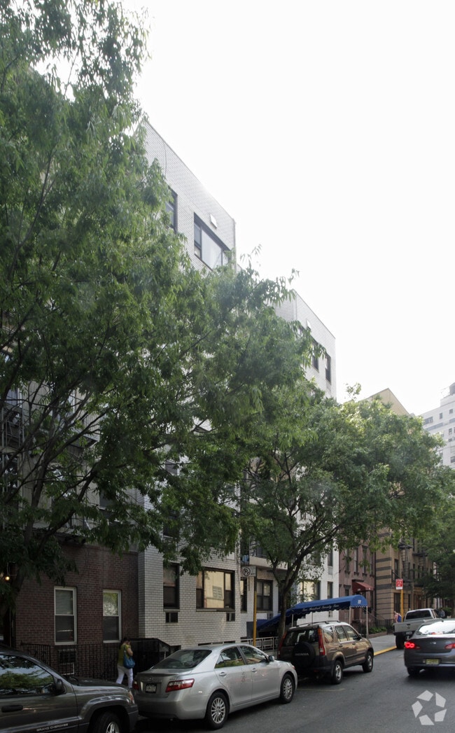 Building Photo - 222 E 75th St
