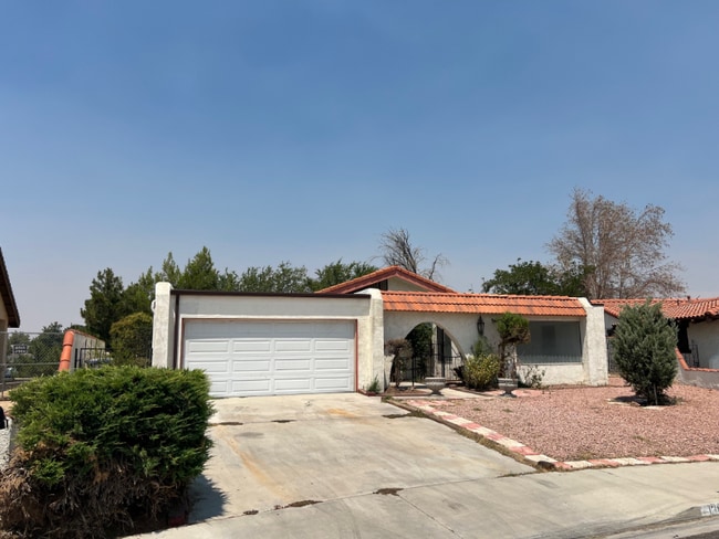 Building Photo - 13850 Dahlgren Dr