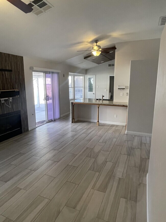 Foto del edificio - 3028 Panama Beach Dr
