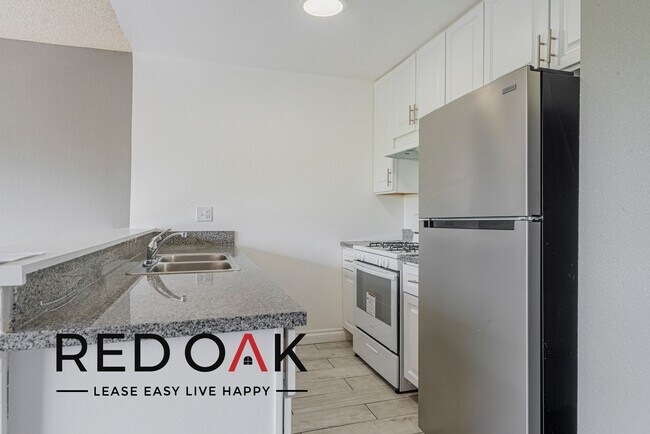 Foto del edificio - ~1st Month FREE~ Spacious and Bright Studi...