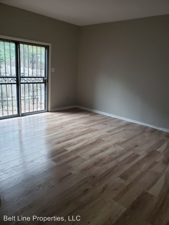 Foto del edificio - 2695-2697 Milton Ave