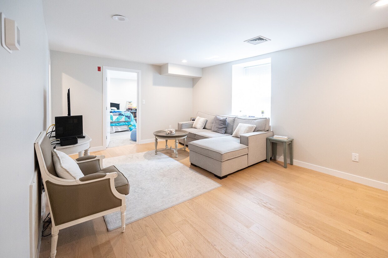 Foto principal - 1666 Washington St