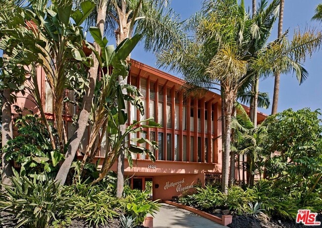 Building Photo - 1400 Hayworth Ave